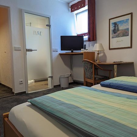Zum Schwarzen Baeren Hotel Vohenstrauss Buitenkant foto