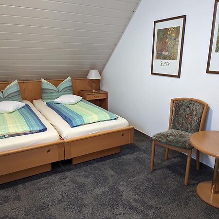 Zum Schwarzen Baeren Hotel Vohenstrauss Buitenkant foto