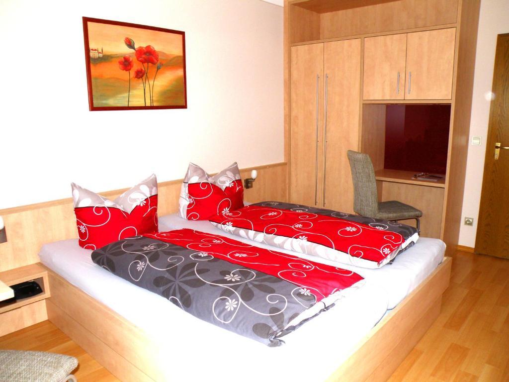 Zum Schwarzen Baeren Hotel Vohenstrauss Kamer foto