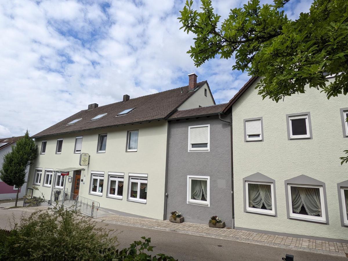 Zum Schwarzen Baeren Hotel Vohenstrauss Buitenkant foto
