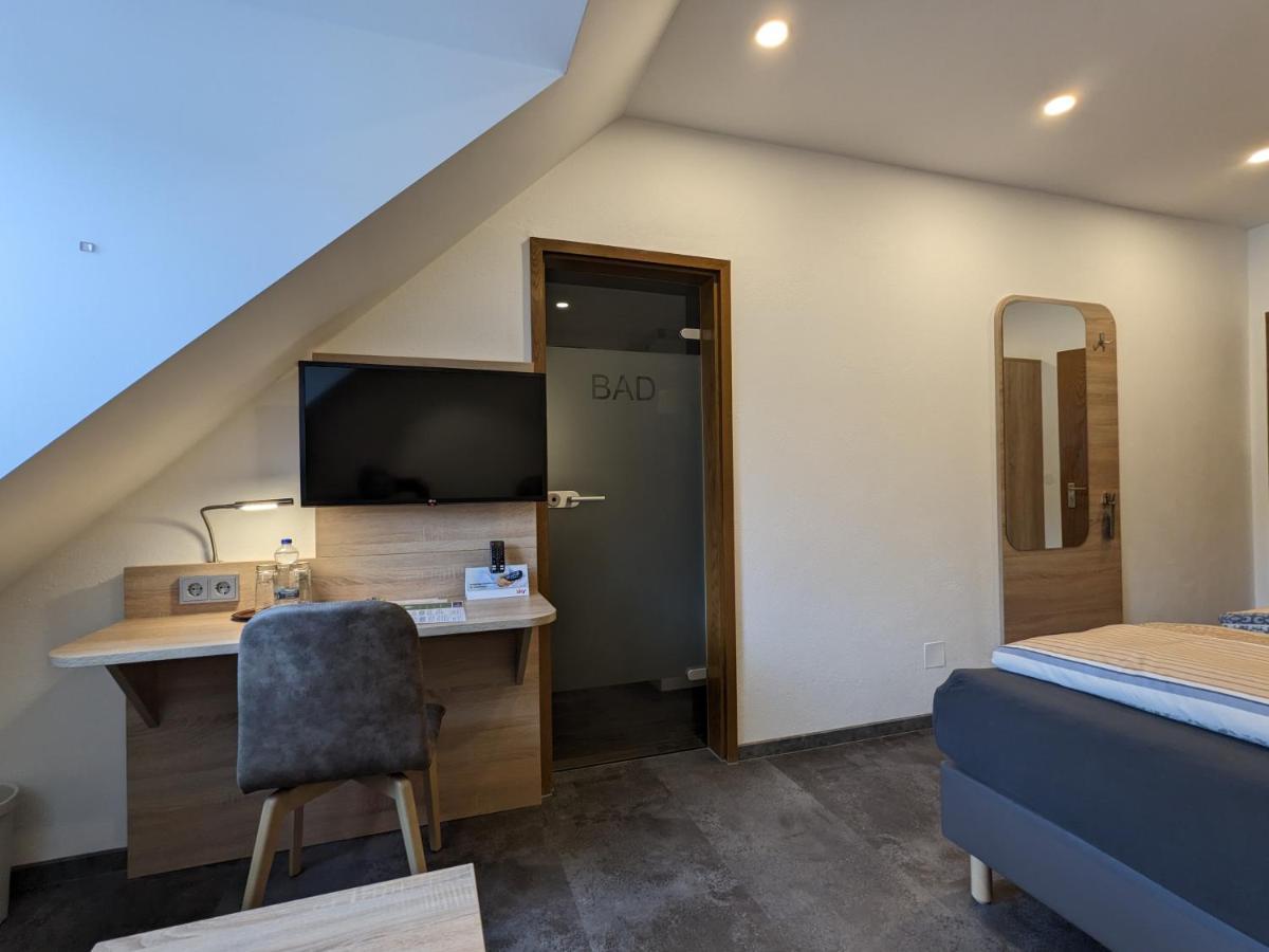 Zum Schwarzen Baeren Hotel Vohenstrauss Buitenkant foto