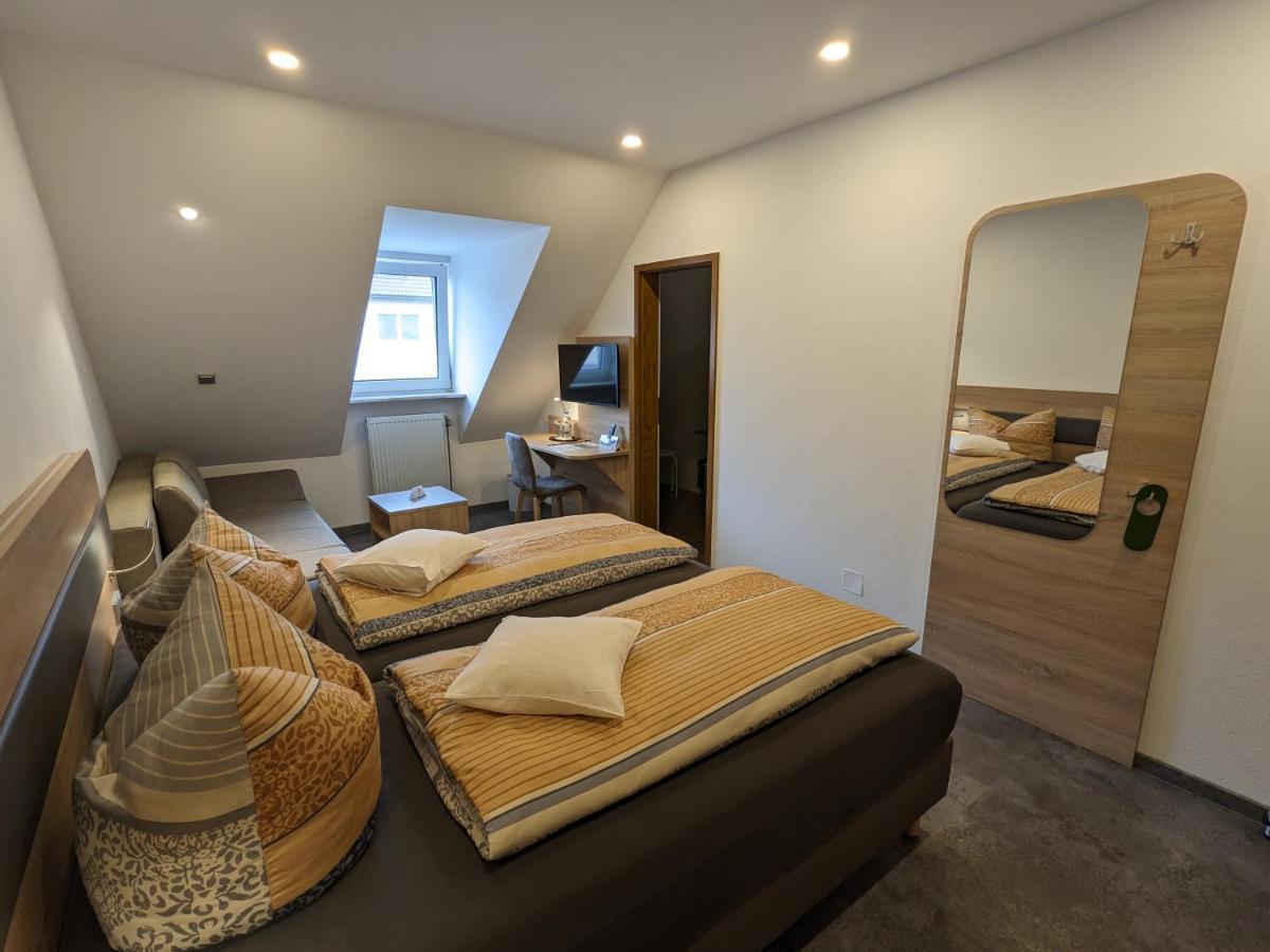 Zum Schwarzen Baeren Hotel Vohenstrauss Buitenkant foto