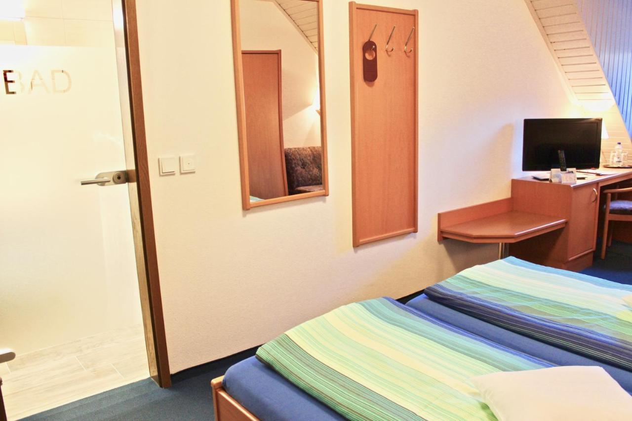 Zum Schwarzen Baeren Hotel Vohenstrauss Buitenkant foto